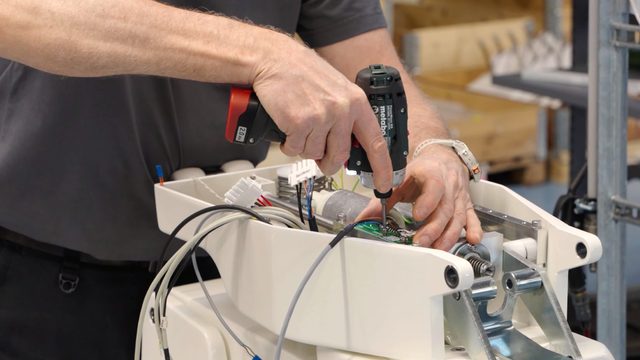 Nye produkter bygges hos Heka Dental. Partkonsolidering er en del af optimeringen nu.